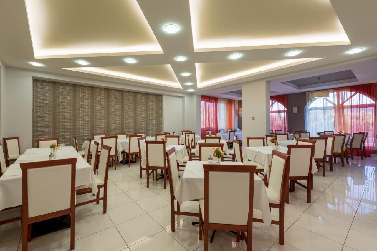 Denny'S Inn Kalamaki  Ngoại thất bức ảnh