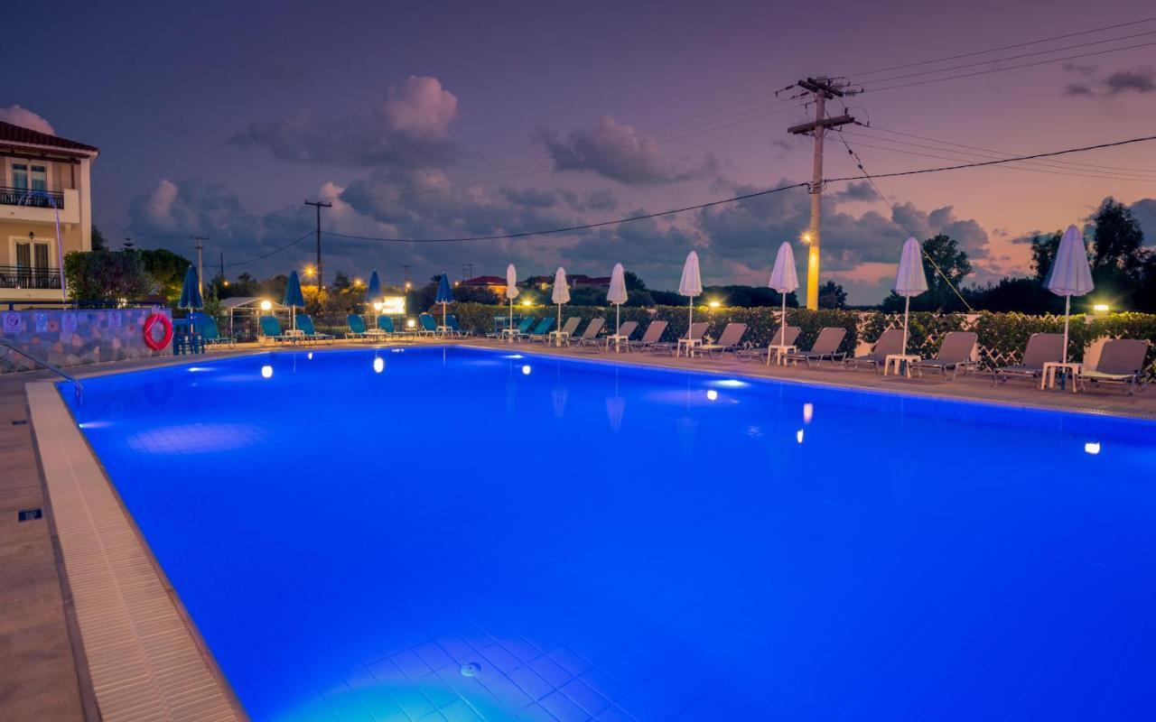 Denny'S Inn Kalamaki  Ngoại thất bức ảnh