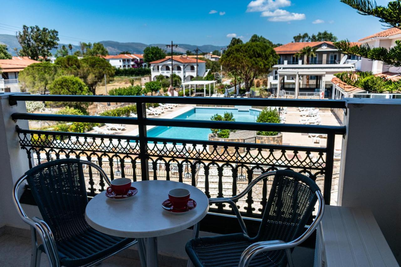 Denny'S Inn Kalamaki  Ngoại thất bức ảnh