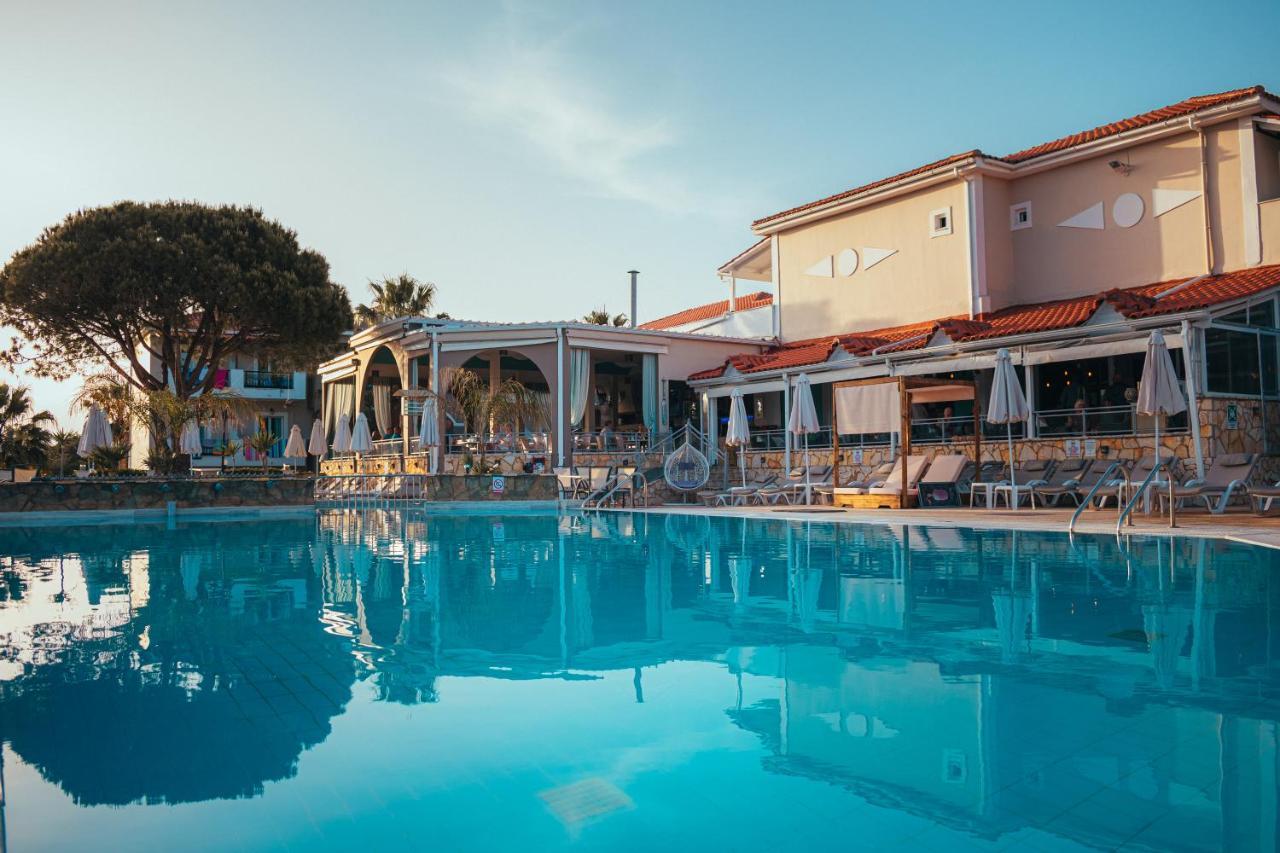 Denny'S Inn Kalamaki  Ngoại thất bức ảnh